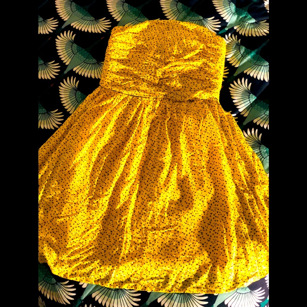 Strapless yellow geometric DKNY size 4